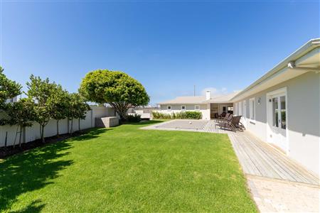 House For Sale in Whale Rock, Plettenberg Bay, Western Cape - M126688