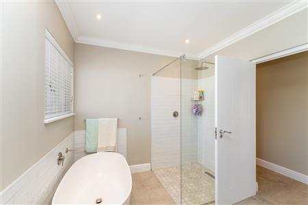 House For Sale in Whale Rock, Plettenberg Bay, Western Cape - M126688