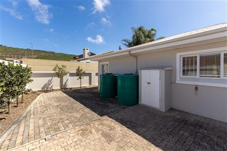 House For Sale in Whale Rock, Plettenberg Bay, Western Cape - M126688