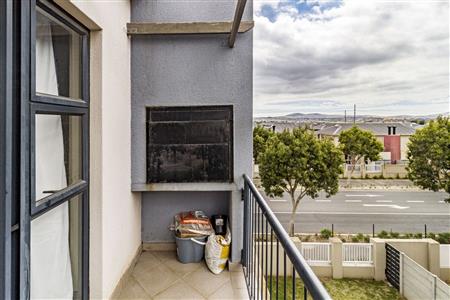 False - Apartment For Sale in Buh Rein Estate, Kraaifontein, Western Cape - M126702