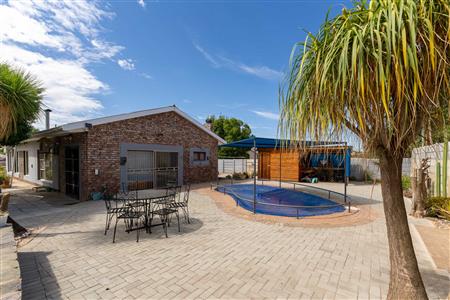House For Sale in West Bank, Oudtshoorn, Western Cape - M126706