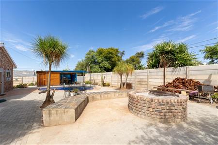 House For Sale in West Bank, Oudtshoorn, Western Cape - M126706