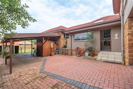 False - House For Sale in Jordaan Park, Heidelberg, Gauteng - M126703