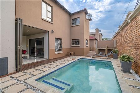 House For Sale in Homes Haven, Krugersdorp, Gauteng - M126718
