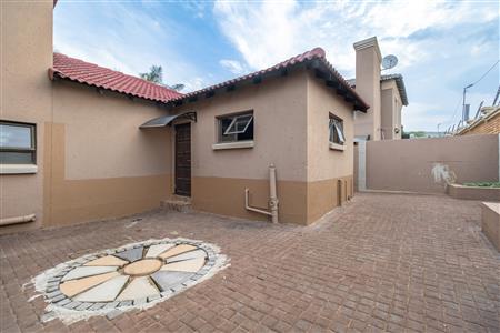 House For Sale in Homes Haven, Krugersdorp, Gauteng - M126718