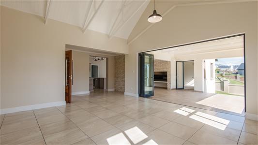 House For Sale in Kraaibosch, George, Western Cape - M126733