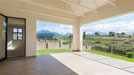 House For Sale in Kraaibosch, George, Western Cape - M126733