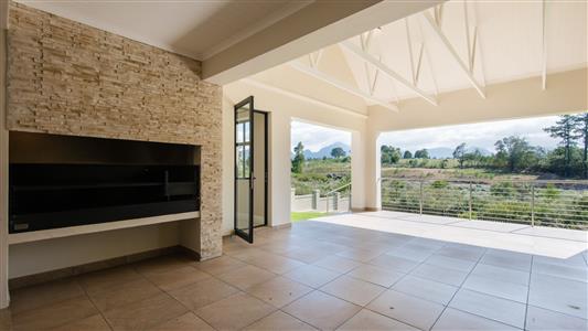 House For Sale in Kraaibosch, George, Western Cape - M126733