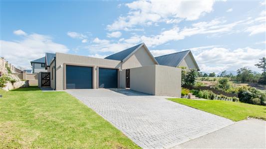 House For Sale in Kraaibosch, George, Western Cape - M126733