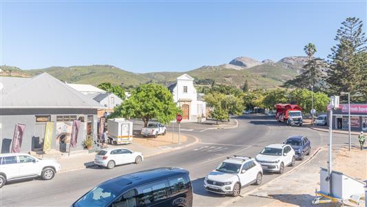 False - Apartment For Sale in Paarl South, Paarl, Western Cape - M126726