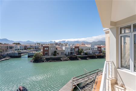 False - Apartment Unavailable in Harbour Island, Gordons Bay, Western Cape - M126734