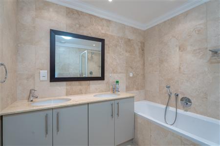 False - Apartment Unavailable in Harbour Island, Gordons Bay, Western Cape - M126734