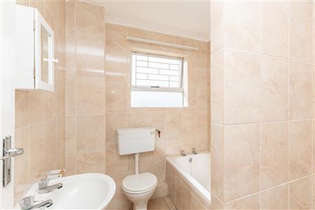 Apartment To Rent in Vredekloof East, Brackenfell, Western Cape - M126728