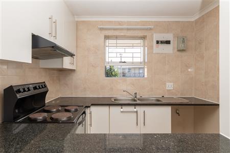 Apartment To Rent in Vredekloof East, Brackenfell, Western Cape - M126728