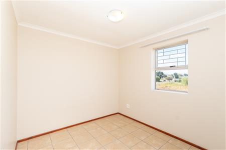 Apartment To Rent in Vredekloof East, Brackenfell, Western Cape - M126728