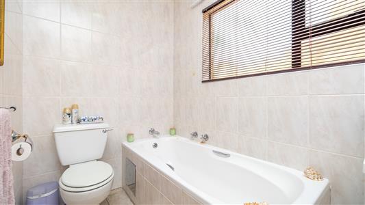 False - House For Sale in Helderkruin, Roodepoort, Gauteng - M126735
