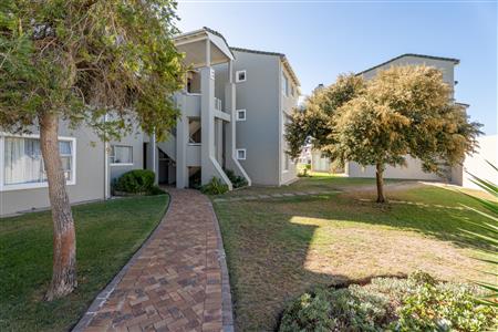 False - Apartment Unavailable in Greenways Golf Estate, Strand, Western Cape - M126740