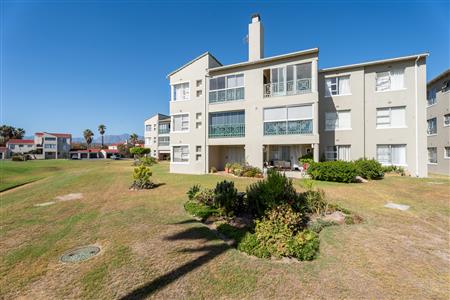 False - Apartment Unavailable in Greenways Golf Estate, Strand, Western Cape - M126740