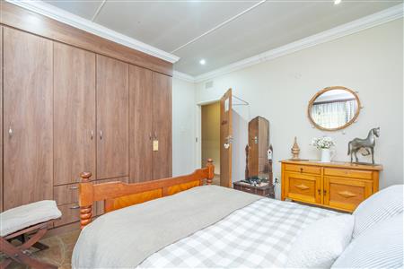 False - House For Sale in Heidelberg Central, Heidelberg, Gauteng - M126744