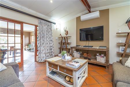 False - House For Sale in Heidelberg Central, Heidelberg, Gauteng - M126744