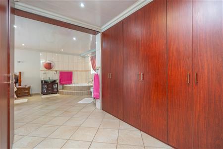 False - House For Sale in Heidelberg Central, Heidelberg, Gauteng - M126763