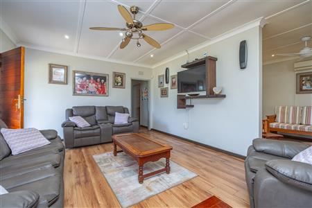 False - House For Sale in Heidelberg Central, Heidelberg, Gauteng - M126763