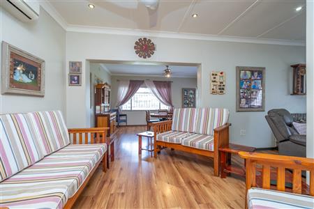 False - House For Sale in Heidelberg Central, Heidelberg, Gauteng - M126763