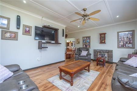 False - House For Sale in Heidelberg Central, Heidelberg, Gauteng - M126763