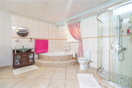 False - House For Sale in Heidelberg Central, Heidelberg, Gauteng - M126763