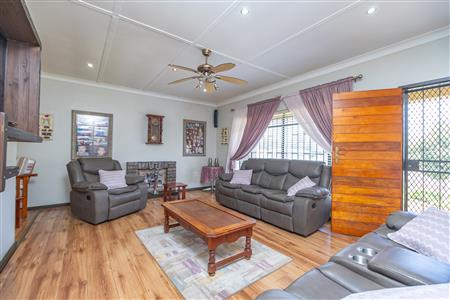 False - House For Sale in Heidelberg Central, Heidelberg, Gauteng - M126763