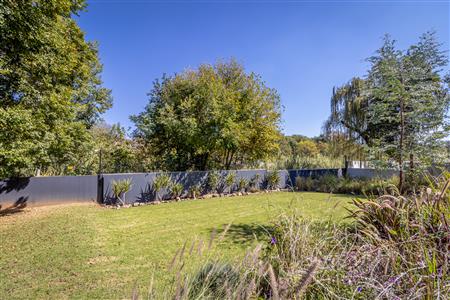 False - Townhouse For Sale in Bryanston, Sandton, Gauteng - M123895