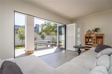 False - Townhouse For Sale in Bryanston, Sandton, Gauteng - M123895
