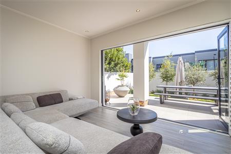 False - Townhouse For Sale in Bryanston, Sandton, Gauteng - M123895