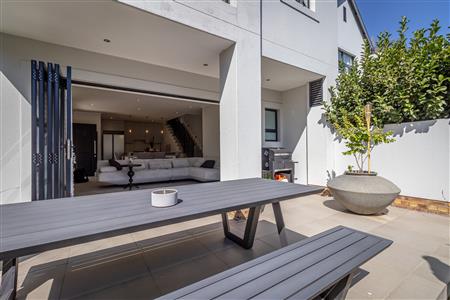 False - Townhouse For Sale in Bryanston, Sandton, Gauteng - M123895