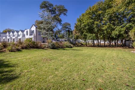 False - Townhouse For Sale in Bryanston, Sandton, Gauteng - M123895