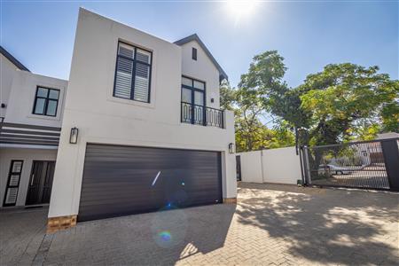 False - Townhouse For Sale in Bryanston, Sandton, Gauteng - M123895