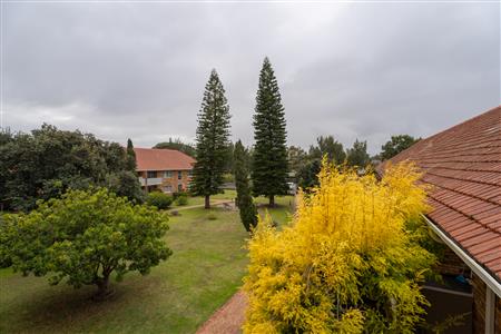 False - Apartment For Sale in Pinelands, Cape Town, Western Cape - M124099