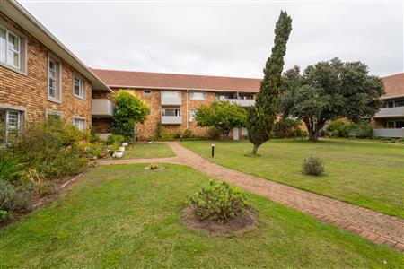 False - Apartment For Sale in Pinelands, Cape Town, Western Cape - M124099