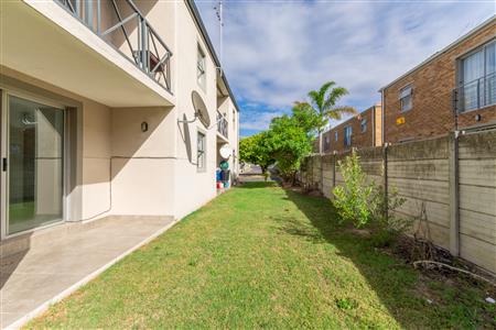 Apartment To Rent in Vredekloof East, Brackenfell, Western Cape - M126785