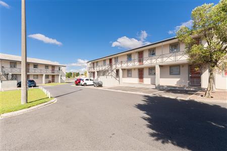 Apartment To Rent in Vredekloof East, Brackenfell, Western Cape - M126785