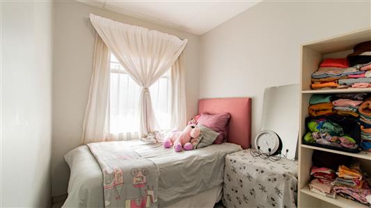 Apartment For Sale in Fleurhof, Roodepoort, Gauteng - M126792