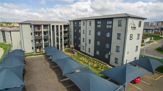 Apartment For Sale in Fleurhof, Roodepoort, Gauteng - M126792