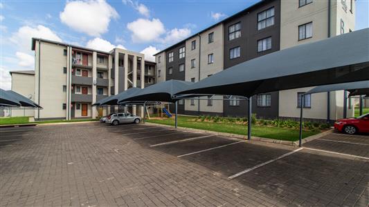 Apartment For Sale in Fleurhof, Roodepoort, Gauteng - M126792