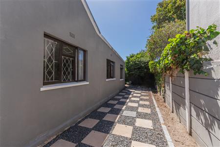 House Sold in Harfield Village, Claremont, Cape Town, Western Cape - M126794