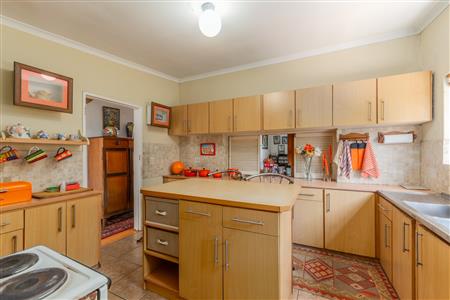House Sold in Harfield Village, Claremont, Cape Town, Western Cape - M126794