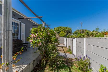 House Sold in Harfield Village, Claremont, Cape Town, Western Cape - M126794