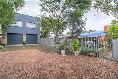 False - House For Sale in Heidelberg Central, Heidelberg, Gauteng - M126781