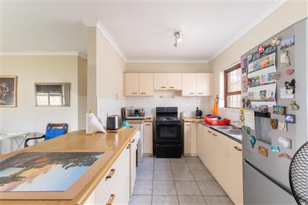House Sold in Churchill Estate, Parow, Western Cape - M126802