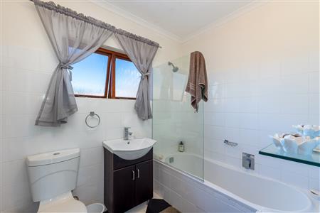 Apartment Unavailable in Plettenberg Bay Central, Plettenberg Bay, Western Cape - M126810