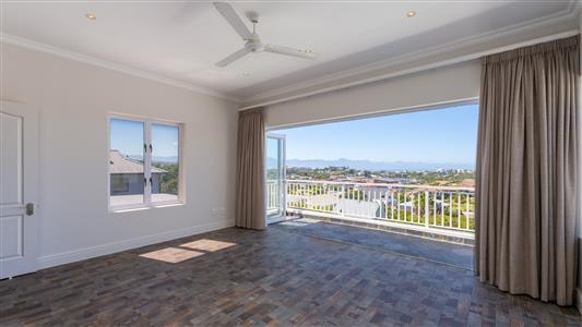 House For Sale in Whale Rock, Plettenberg Bay, Western Cape - M126804